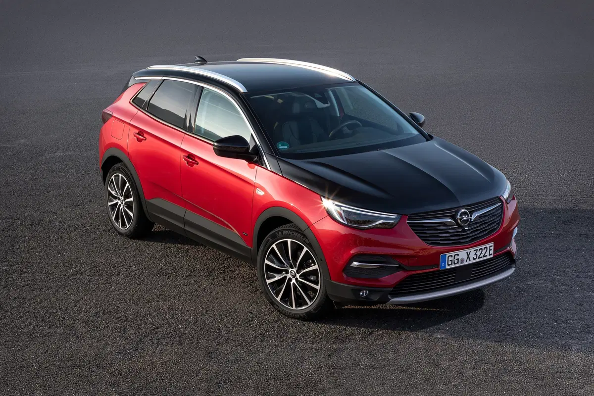 Opel Grandland X, arriva la variante plug-in hybrid (7)