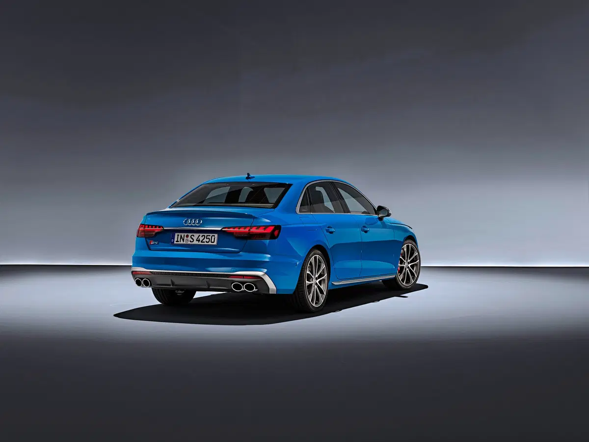 Audi A4 restyling, arriva l'ibrido (2)