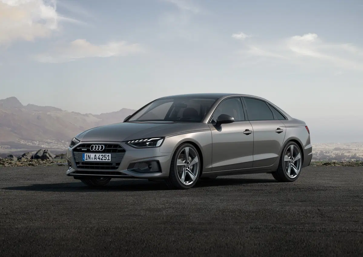 Audi A4 restyling, arriva l'ibrido (10)