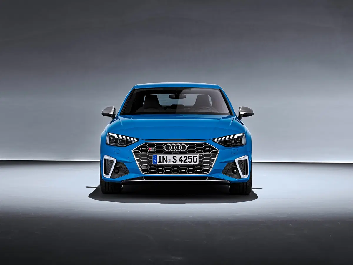 Audi A4 restyling, arriva l'ibrido (12)