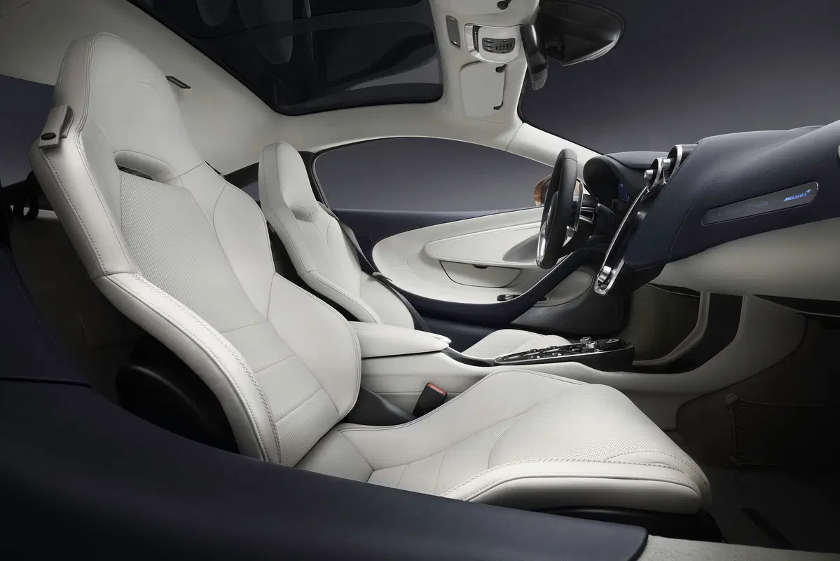 McLaren GT 2019, ecco la nuova sportiva per i lunghi viaggi (2)