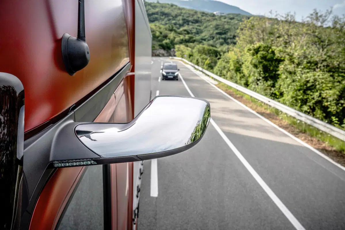 Mercedes-Benz Actros, gigante tecnologico (4)