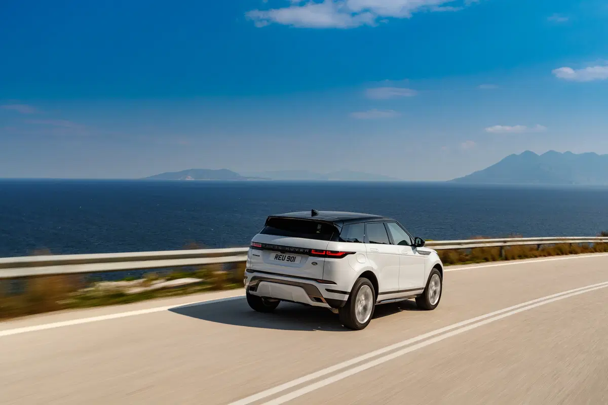 Range Rover Evoque 2019, la nuova mini Velar è arrivata [Video] (2)