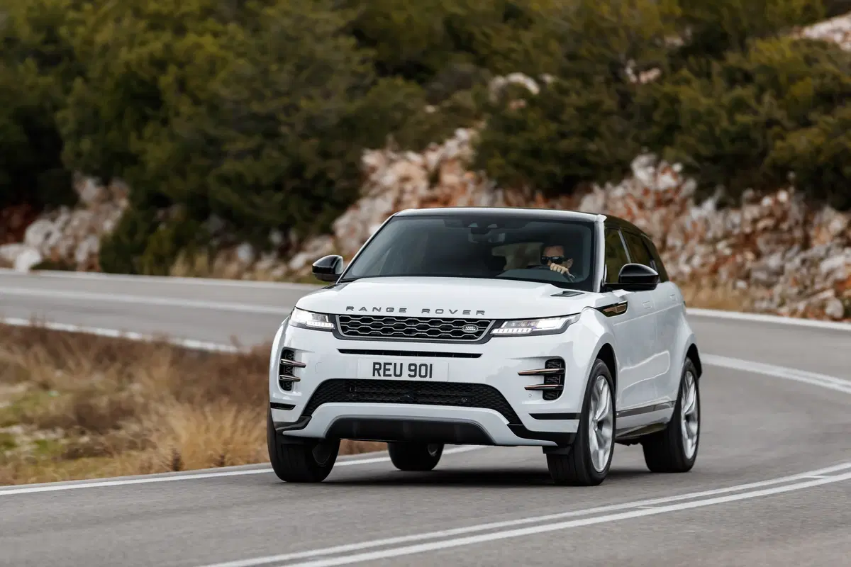 Range Rover Evoque 2019, la nuova mini Velar è arrivata [Video] (4)