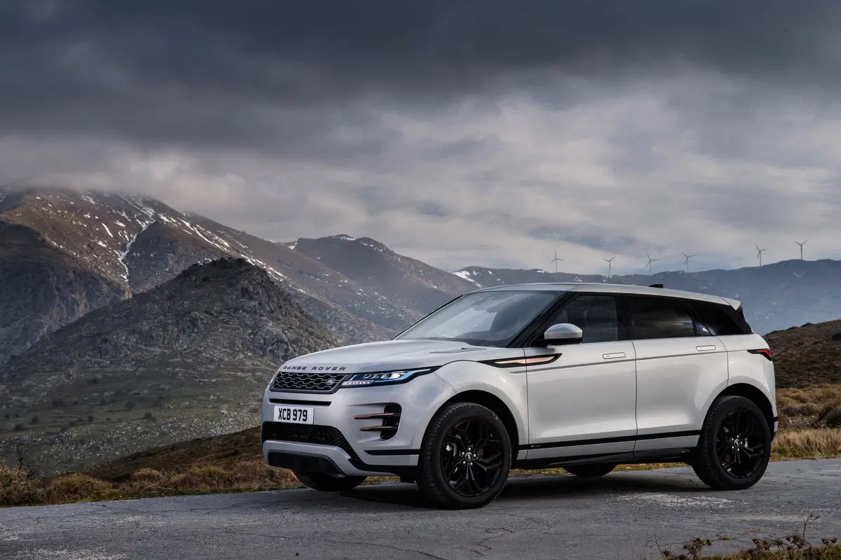 Range Rover Evoque 2019, la nuova mini Velar è arrivata [Video] (5)