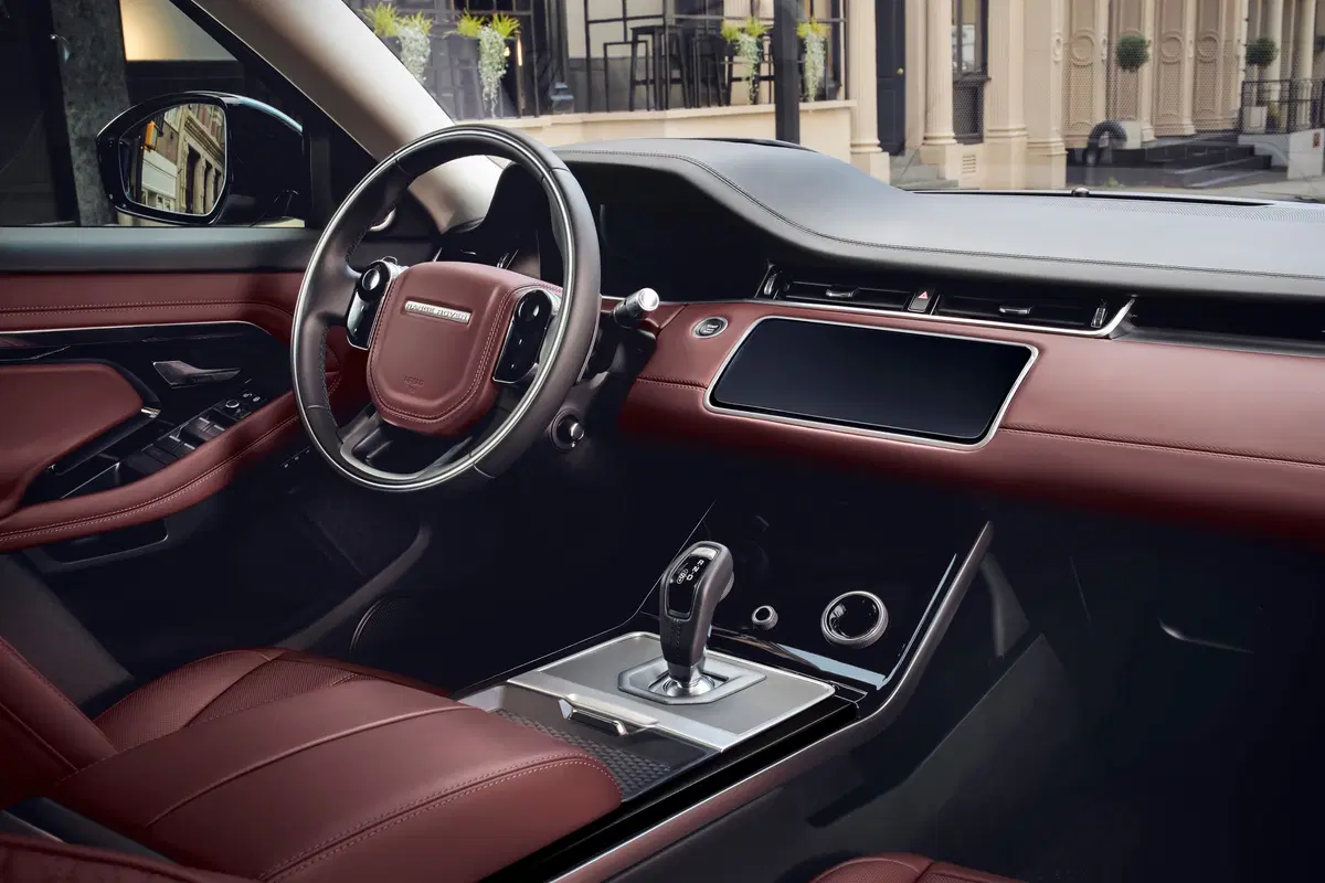 Range Rover Evoque 2019, la nuova mini Velar è arrivata [Video] (12)