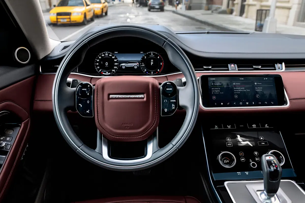 Range Rover Evoque 2019, la nuova mini Velar è arrivata [Video] (14)