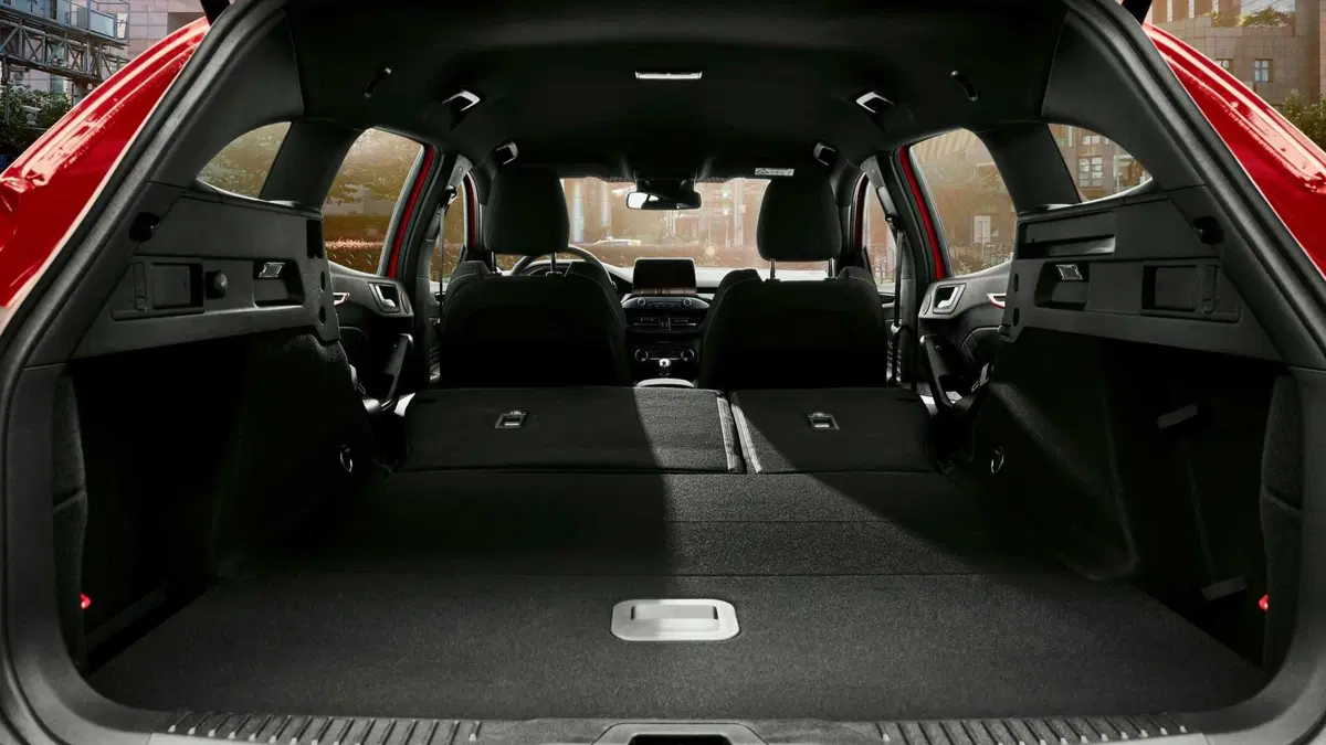 Ford Focus ST Wagon 2019, ecco le prime immagini (3)