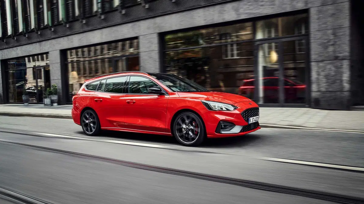 Ford Focus ST Wagon 2019, ecco le prime immagini (5)