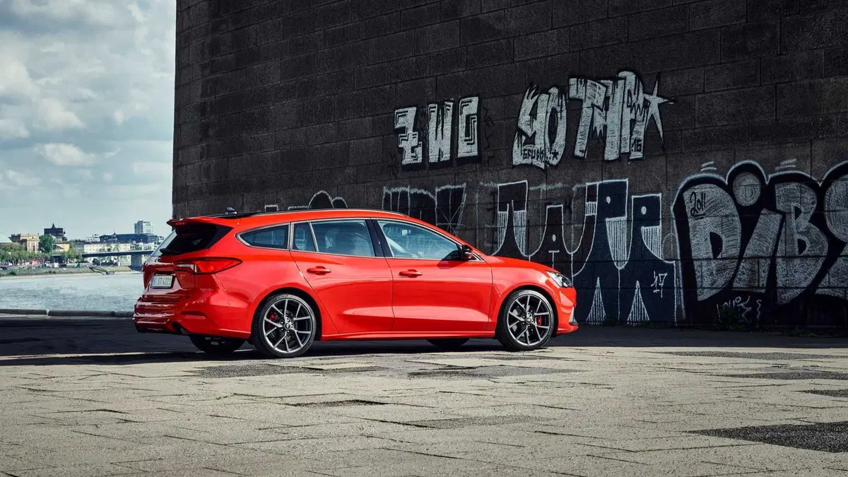 Ford Focus ST Wagon 2019, ecco le prime immagini (7)