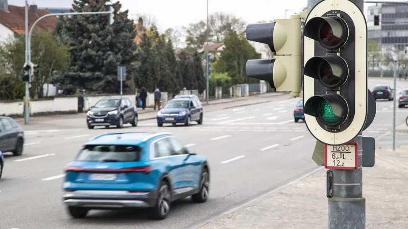Audi, il sistema per mantenere l'onda verde arriva in Europa