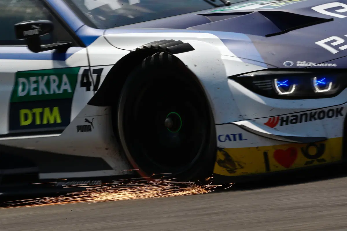 DTM 2019, Sheldon van der Linde centra la sua prima pole (3)