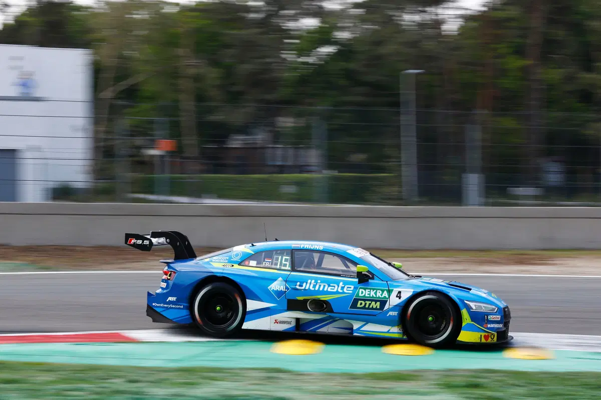 DTM 2019, Sheldon van der Linde centra la sua prima pole (13)