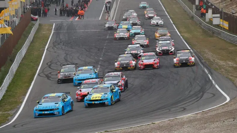 WTCR Zandvoort 2019, Gara3: Doppietta (pilotata) Lynk&amp;Co [video] 