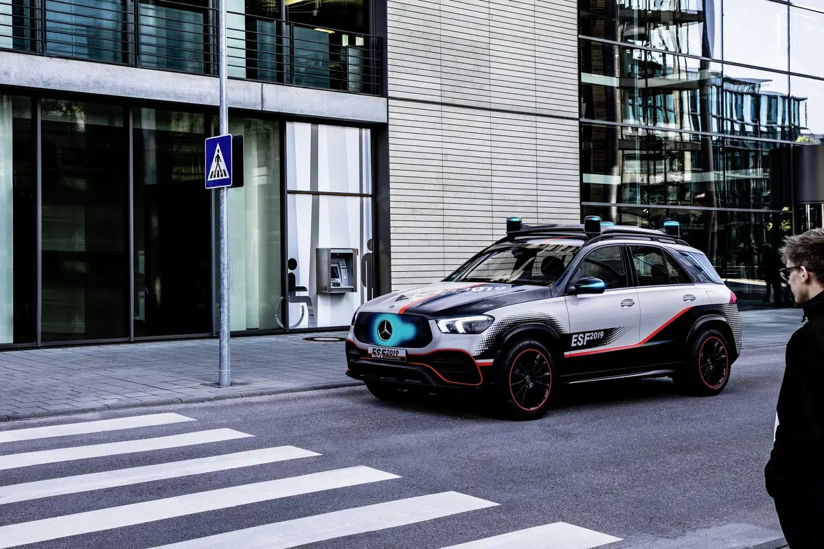 Mercedes-Benz ESF 2019: la tecnologia per la sicurezza 2.0 (4)