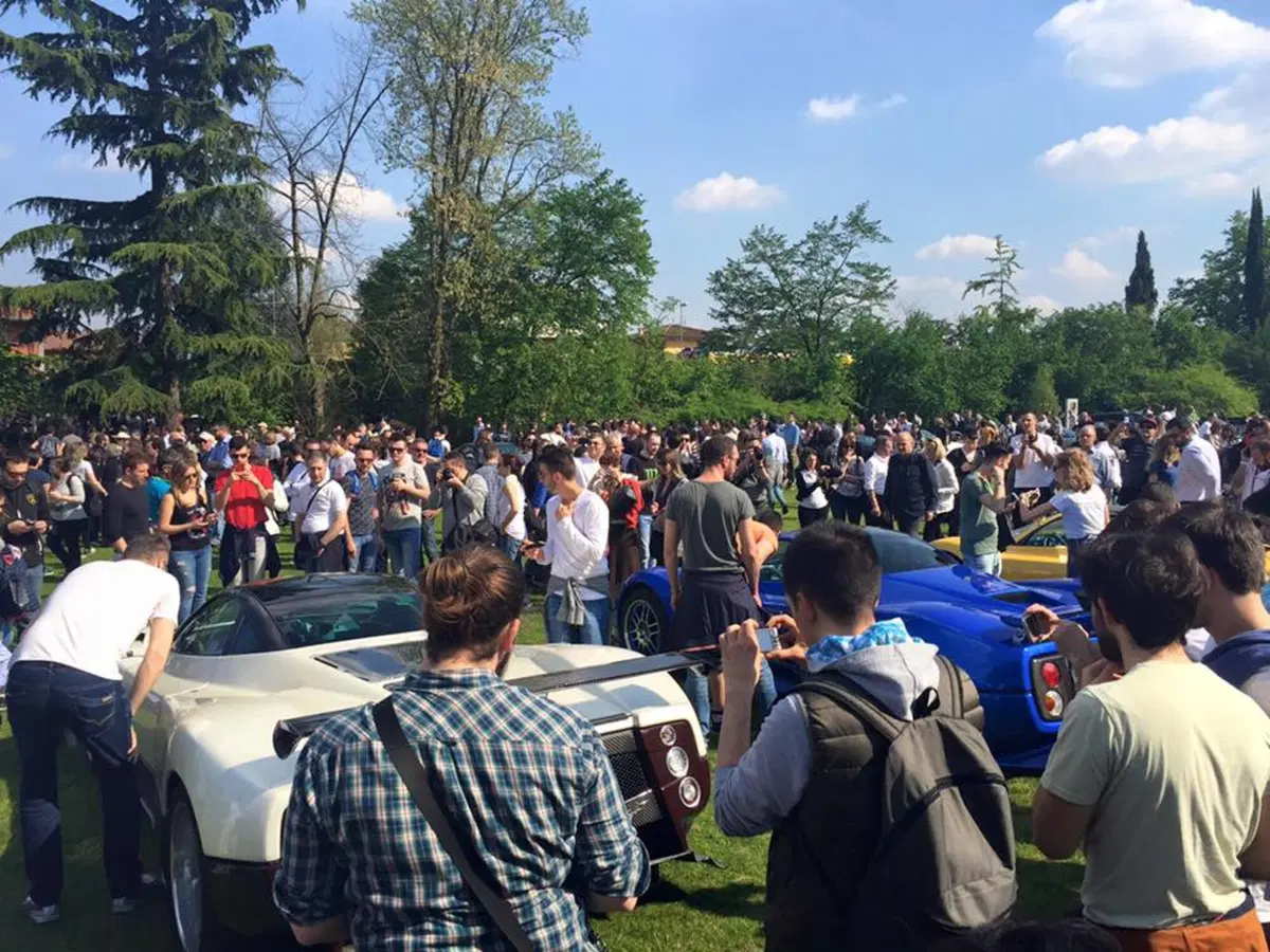 Cars & Coffee, le supercar più sensazionali della storia insieme per un raduno [Video] (3)