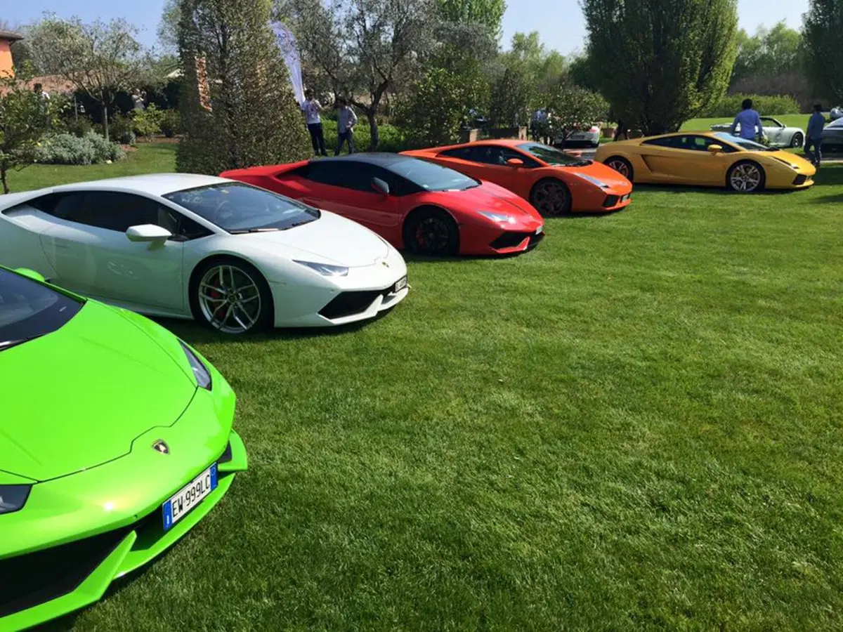 Cars & Coffee, le supercar più sensazionali della storia insieme per un raduno [Video] (5)