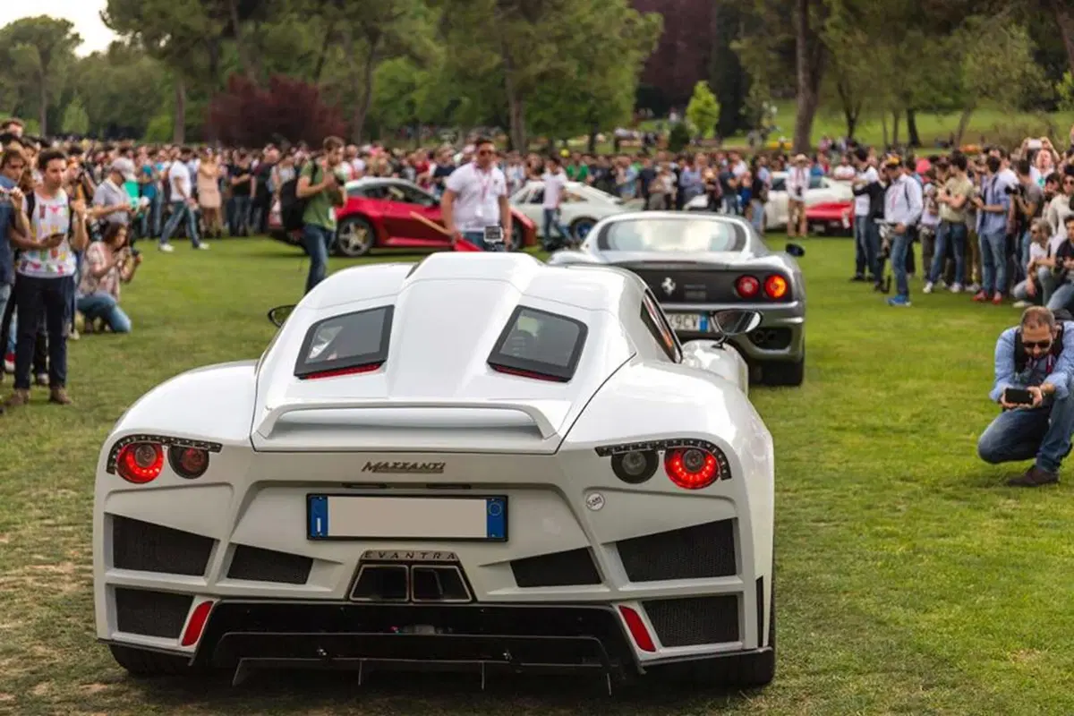 Cars & Coffee, le supercar più sensazionali della storia insieme per un raduno [Video] (6)