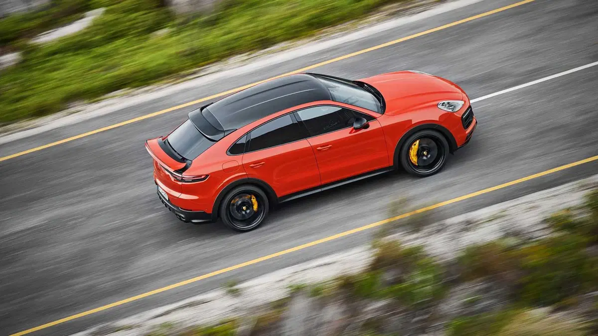 Porsche Cayenne Coupé E-Hybrid: attesa per la fine del 2019 (3)