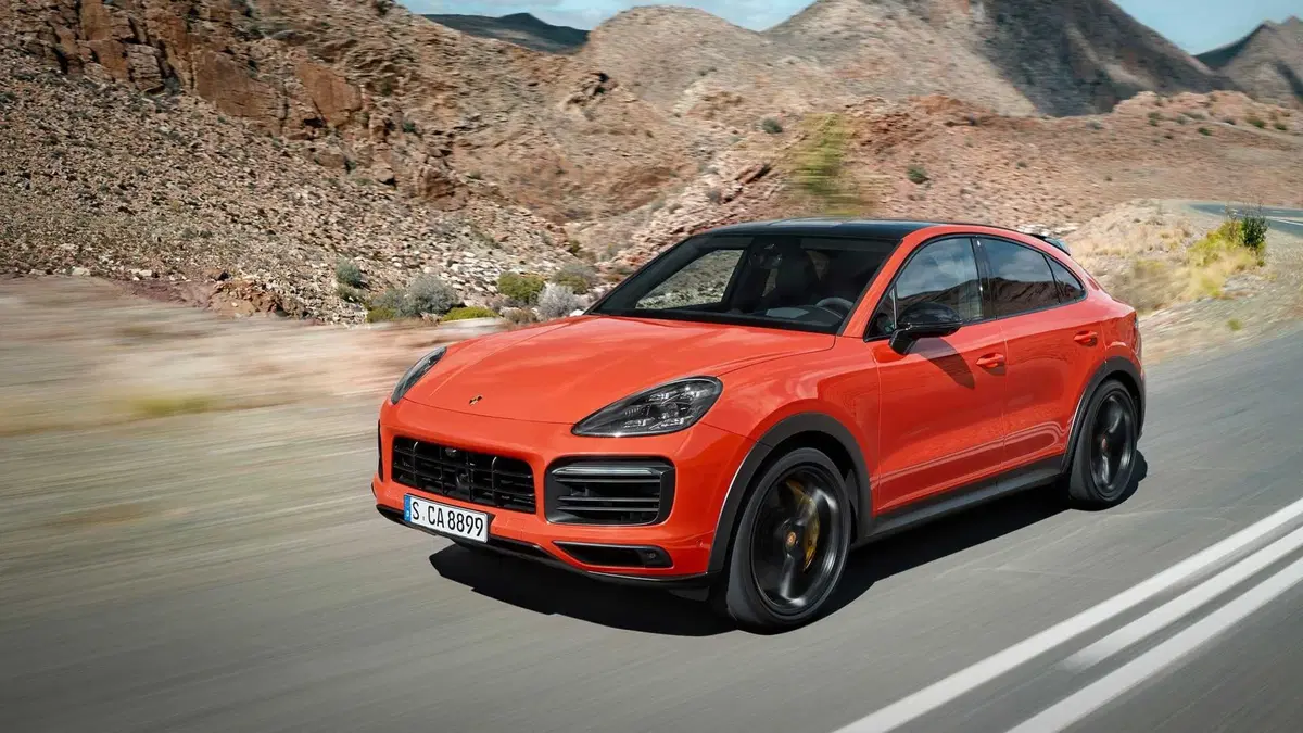 Porsche Cayenne Coupé E-Hybrid: attesa per la fine del 2019 (2)