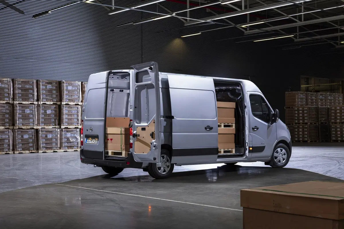 Opel Movano 2019: il maxi furgone si rinnova dentro e fuori (5)