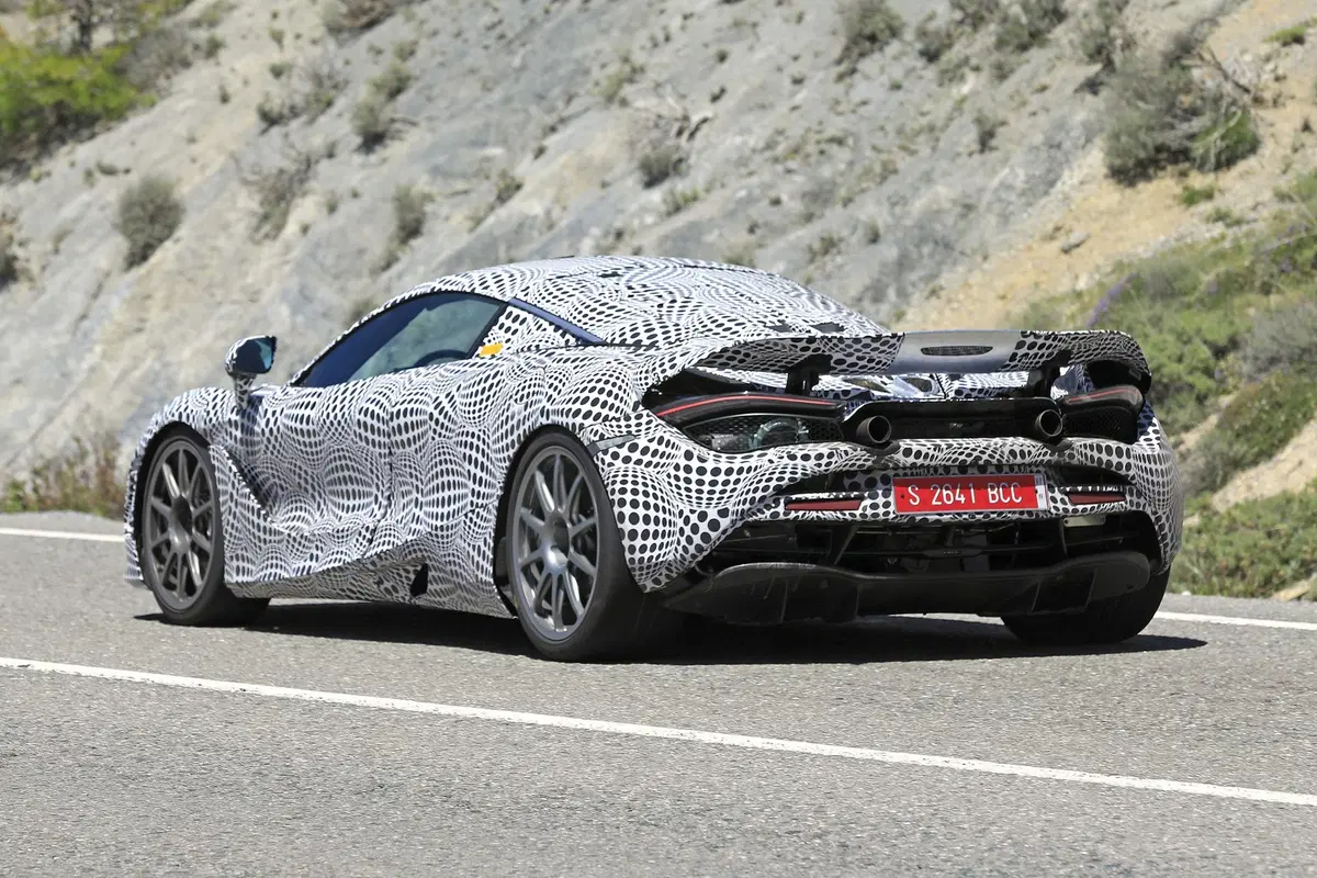 McLaren: avvistata la prima supercar ibrida [Foto spia] (3)