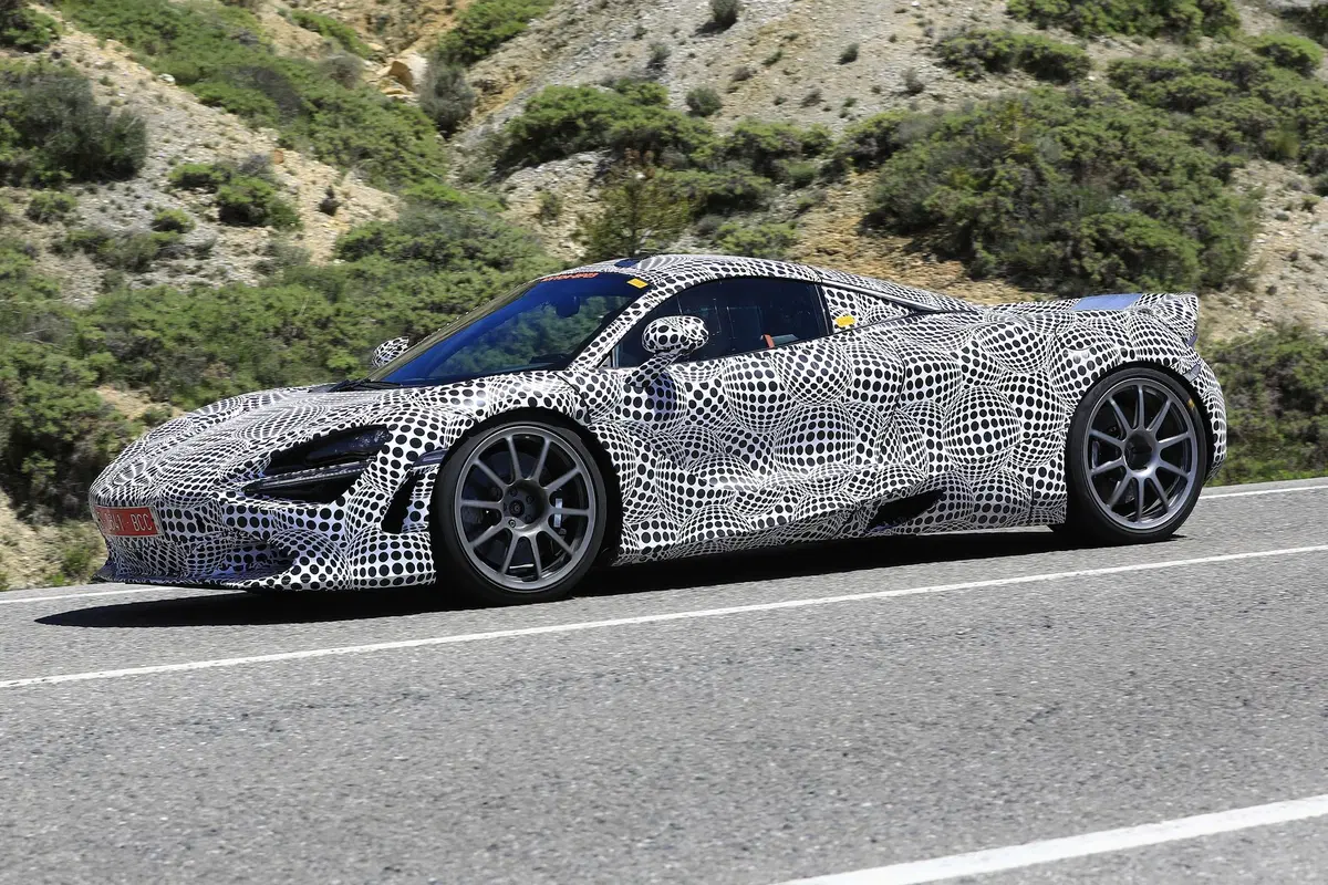 McLaren: avvistata la prima supercar ibrida [Foto spia] (10)