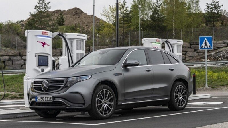 Mercedes estende la gamma auto business 2019: pi&ugrave; connettivit&agrave; e sicurezza col diesel ibrido PHEV