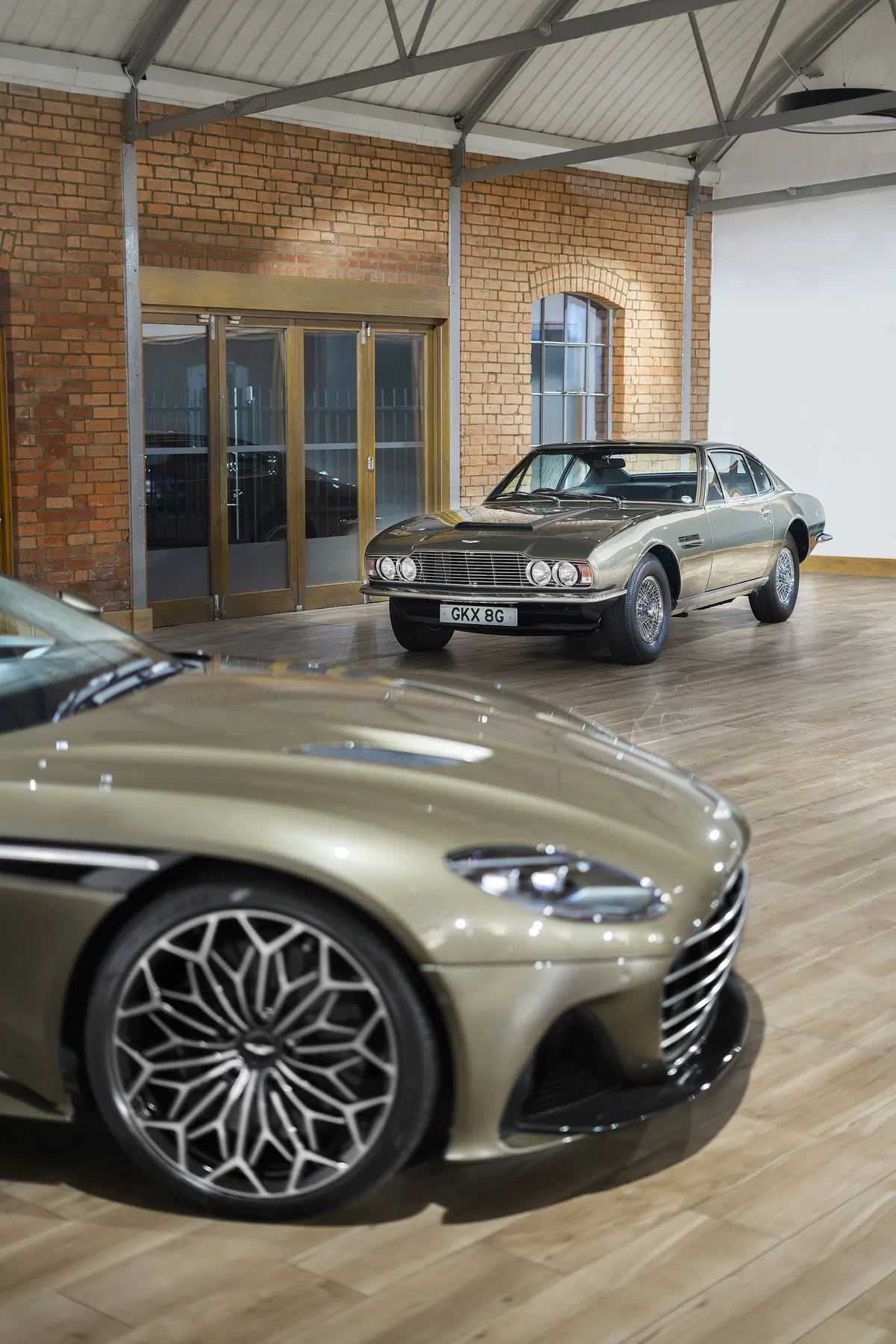 Aston Martin DBS Superleggera, l'edizione speciale dedicata a James Bond (6)
