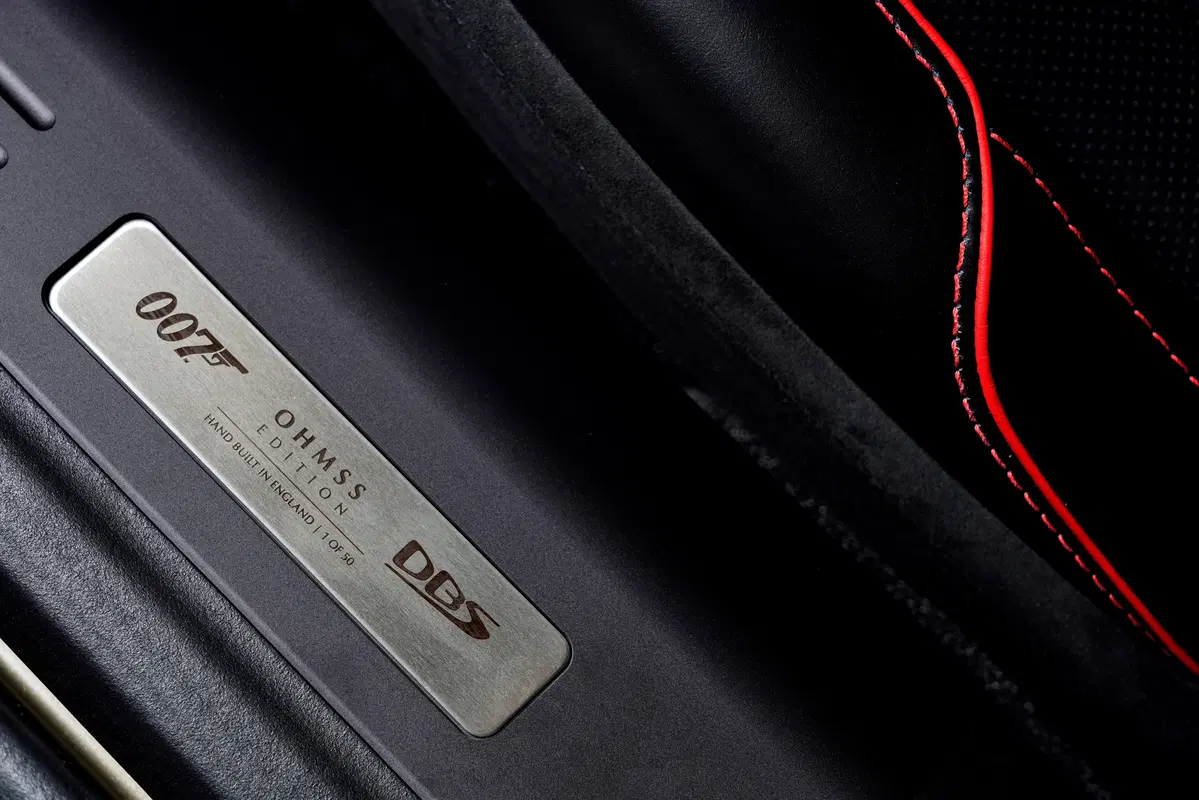 Aston Martin DBS Superleggera, l'edizione speciale dedicata a James Bond (15)