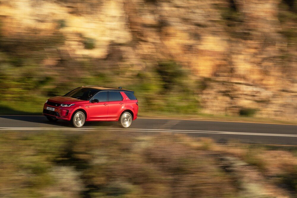 Look rinnovato e tanti dettagli tecnologici per la Land Rover Discovery Sport 2019