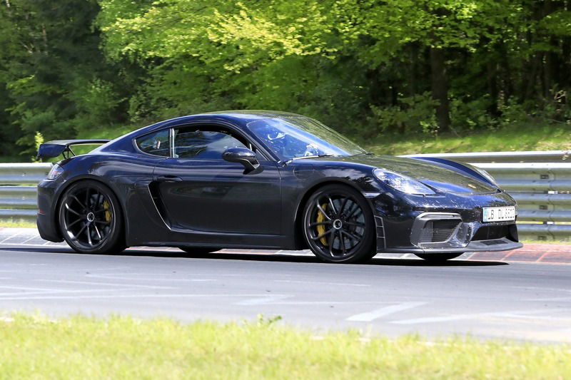 Porsche 718 Cayman GT4: eccola al N&uuml;rburgring [Foto spia]