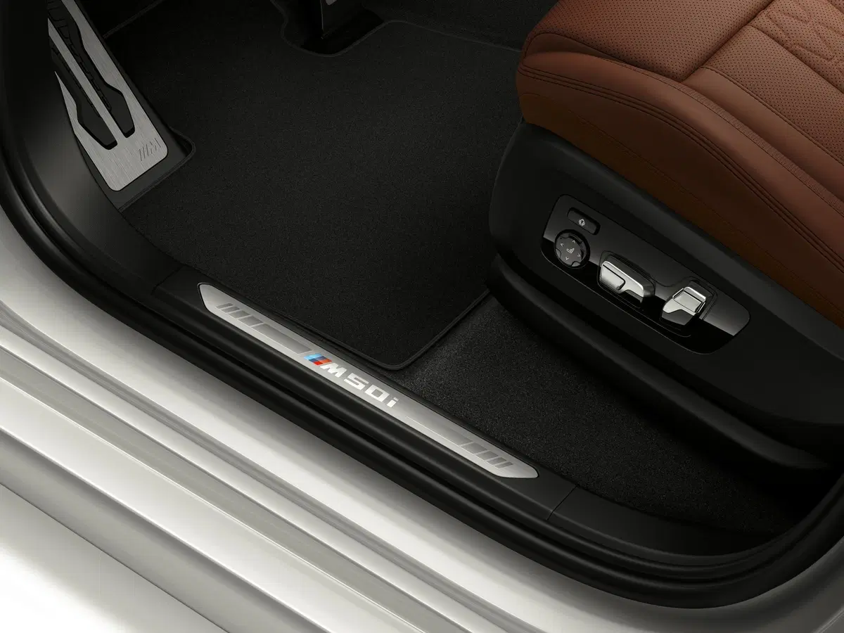 BMW X5 e X7 M50i: V8 da 530 CV per i SUV bavaresi (7)