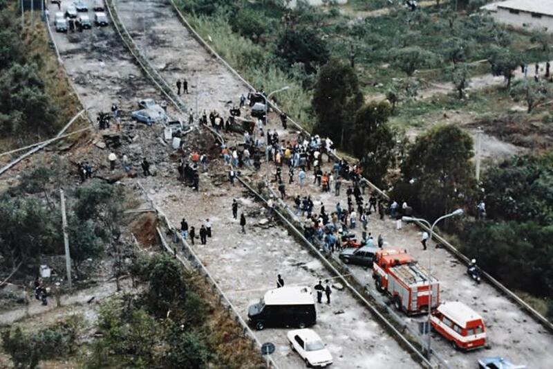 Un&#039;immagine aerea del punto della strage, l&#039;autostrada A29 all&#039;altezza dello svincolo per Capaci