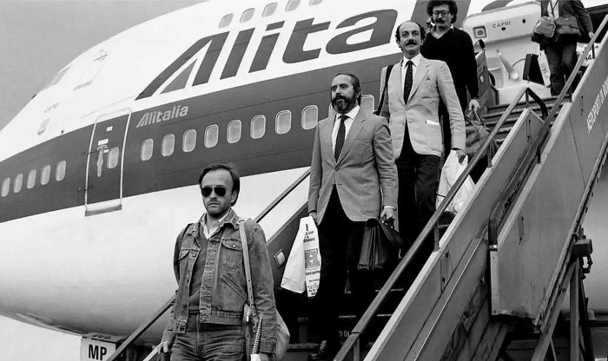 Strage di Capaci, il guard rail rosso, il monumento e le Fiat Croma in ricordo di Giovanni Falcone (11)