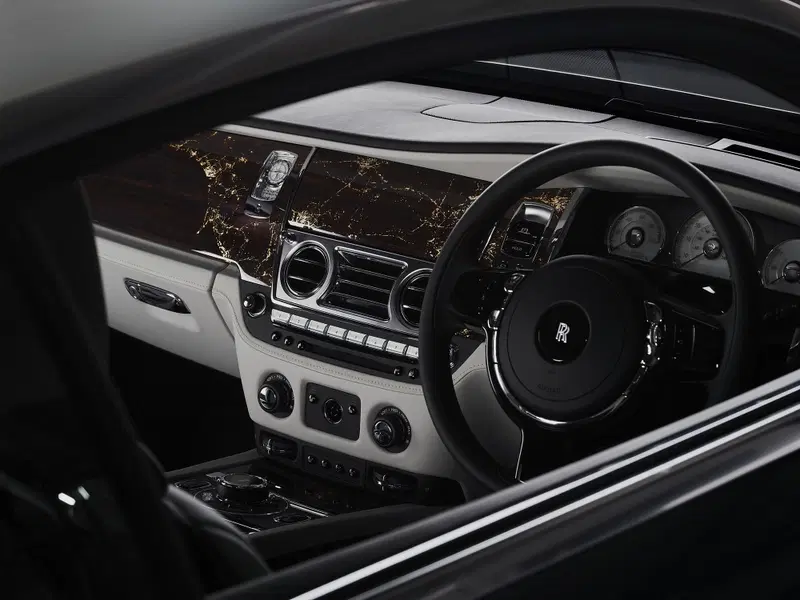 L'abitacolo super lusso della Rolls-Royce Wraith Eagle VIII