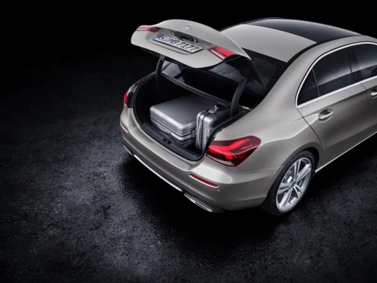 Nuova M-B V177 Sedan: la Classe A diventa vera berlina Mercedes [video] (3)