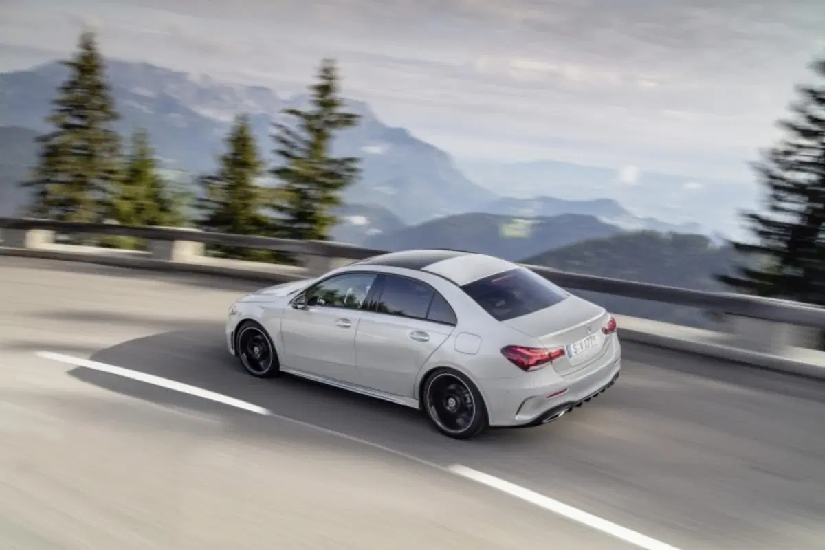 Nuova M-B V177 Sedan: la Classe A diventa vera berlina Mercedes [video] (5)