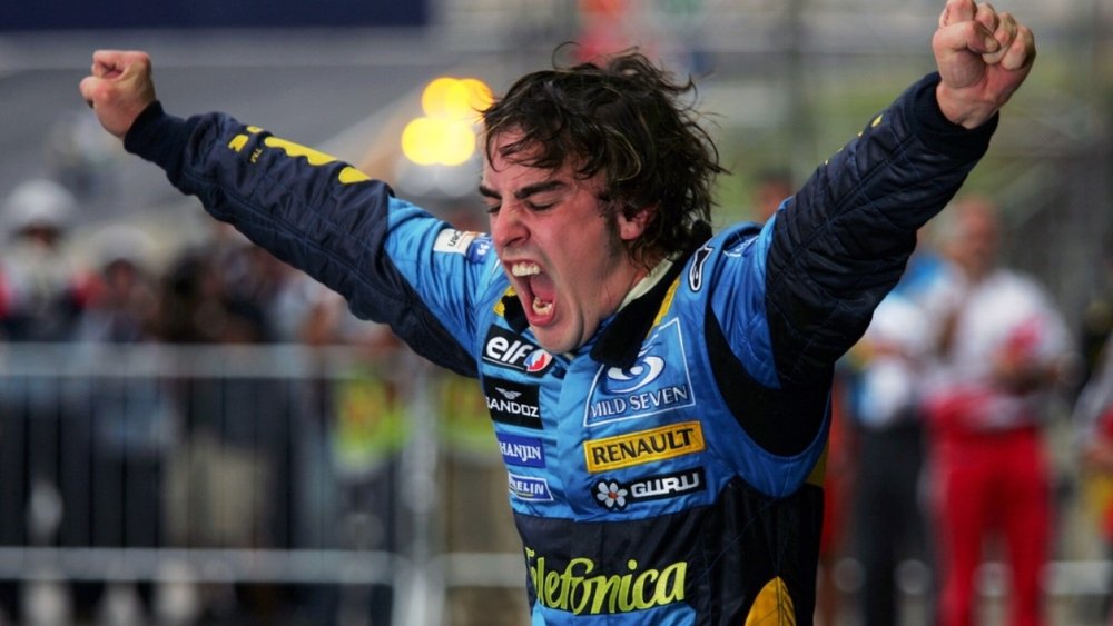 Alonso fuori di s&eacute; dalla gioia per il primo titolo mondiale in carriera: era il 2005