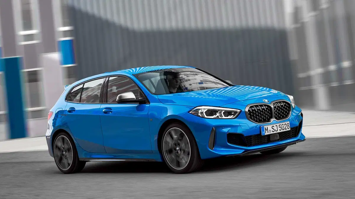 BMW Serie 1 2019, ecco quella a trazione anteriore  (4)