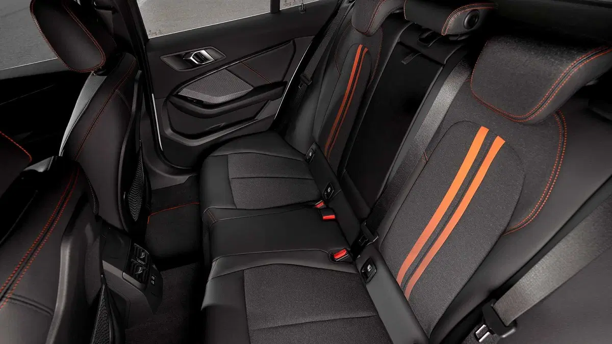 BMW Serie 1 2019, ecco quella a trazione anteriore  (8)