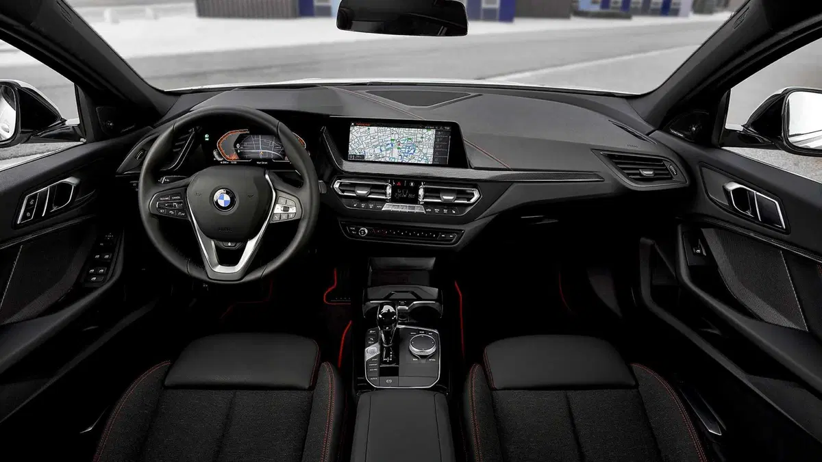 BMW Serie 1 2019, ecco quella a trazione anteriore  (11)