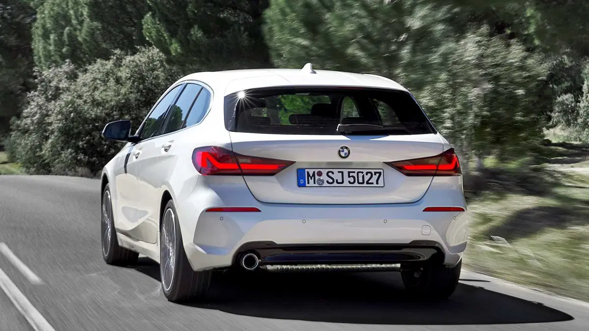 BMW Serie 1 2019, ecco quella a trazione anteriore  (15)