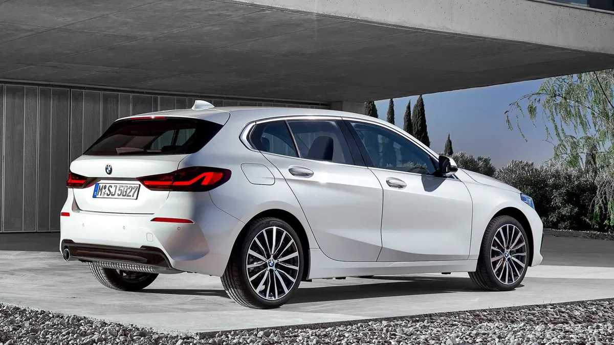 BMW Serie 1 2019, ecco quella a trazione anteriore  (18)