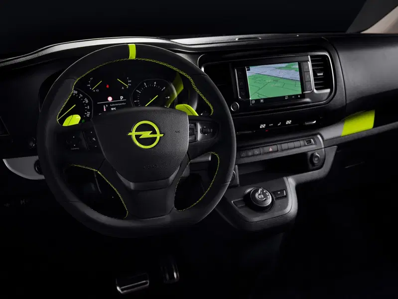 Gli interni personalizzati dell'Opel Zafira Life O-Team
