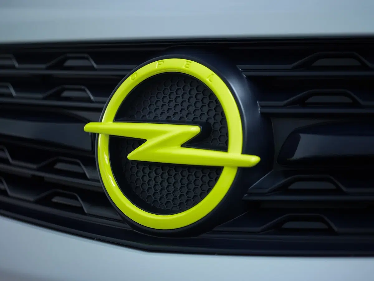 Opel Zafira O-Team: tuning speciale per i 120 anni (6)
