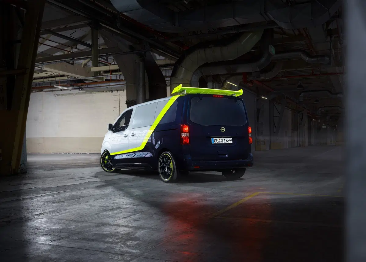 Opel Zafira O-Team: tuning speciale per i 120 anni (2)