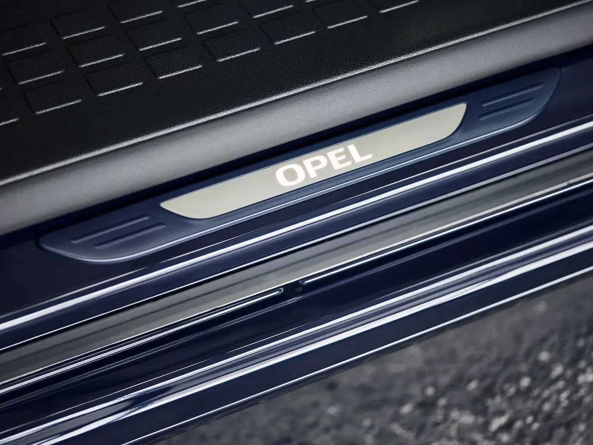 Opel Zafira O-Team: tuning speciale per i 120 anni (11)