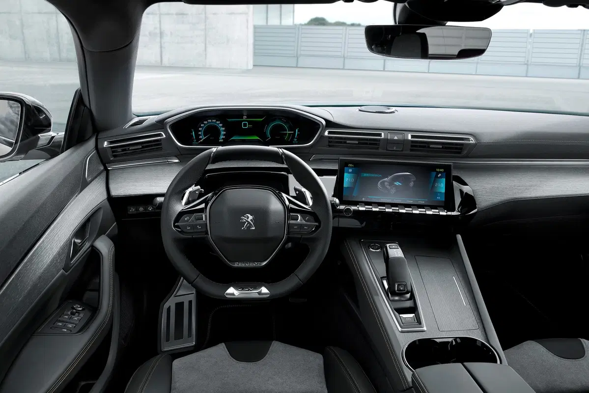 Peugeot 508 HYbrid: plug-in da 225 CV e 40 km di autonomia (5)