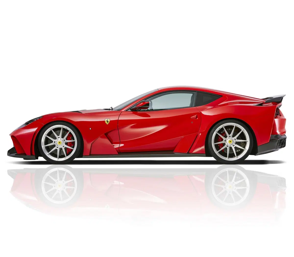 Ferrari 812 Superfast: 840 CV con il kit Novitec N-Largo (5)